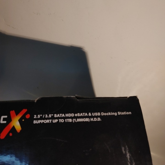 Thermaltake BlacX Dual 2.5" 3.5" SATA HDD eSATA USB2.0 Docking Station.Still - Picture 2 of 16